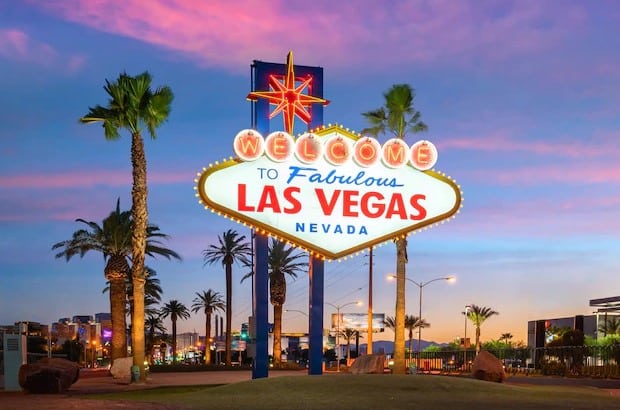 Read more about the article Las Vegas for First-Timers: A Complete Guide on Things To Do in Las Vegas